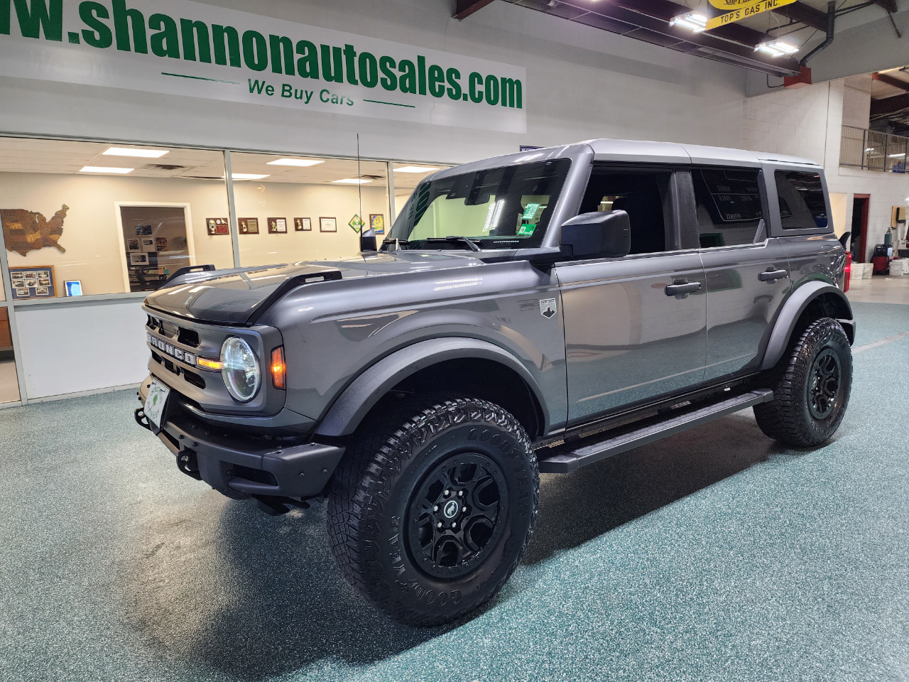 2022 Ford Bronco Big Bend photo 2