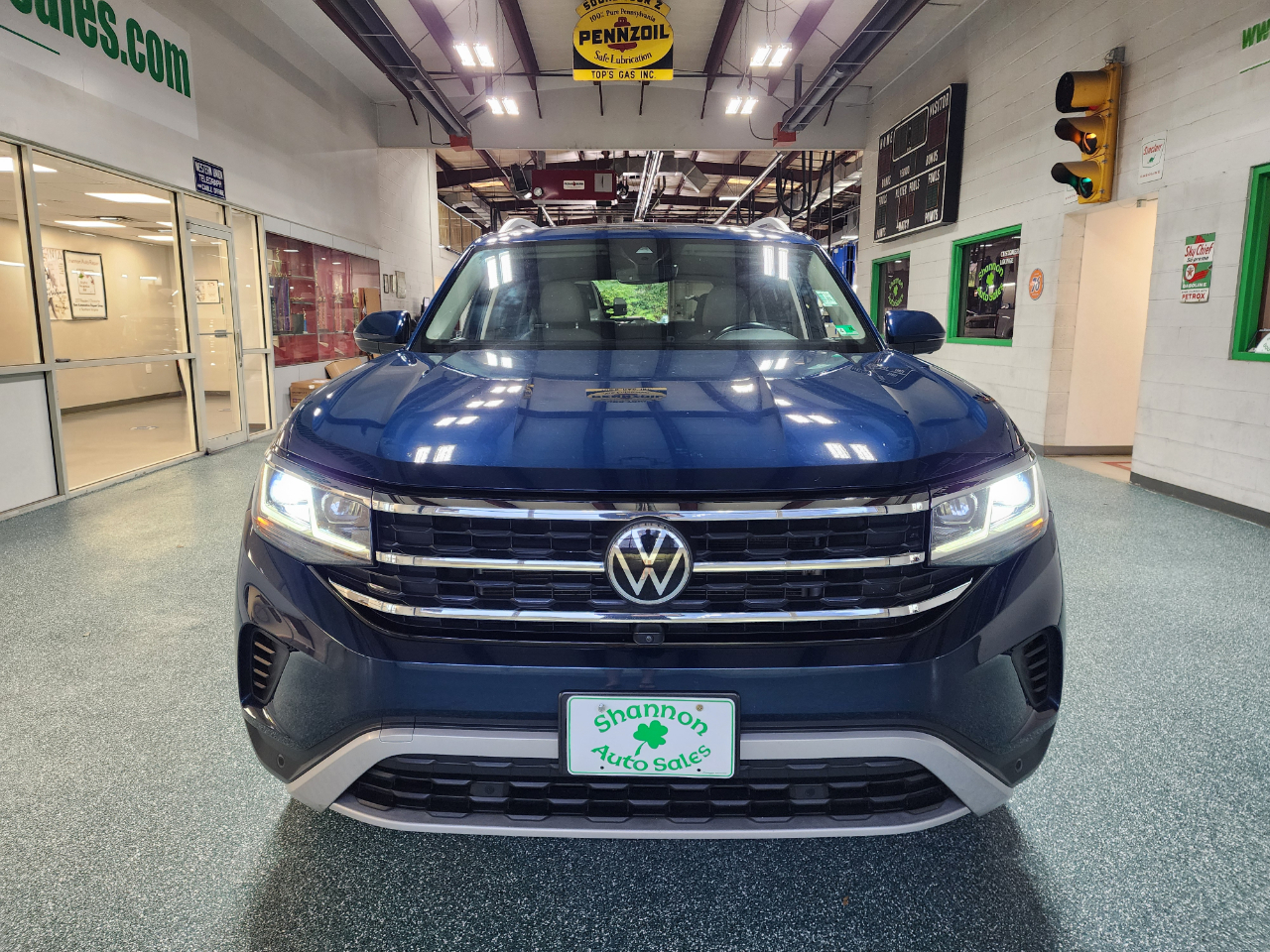 2021 Volkswagen Atlas SEL Premium photo 2