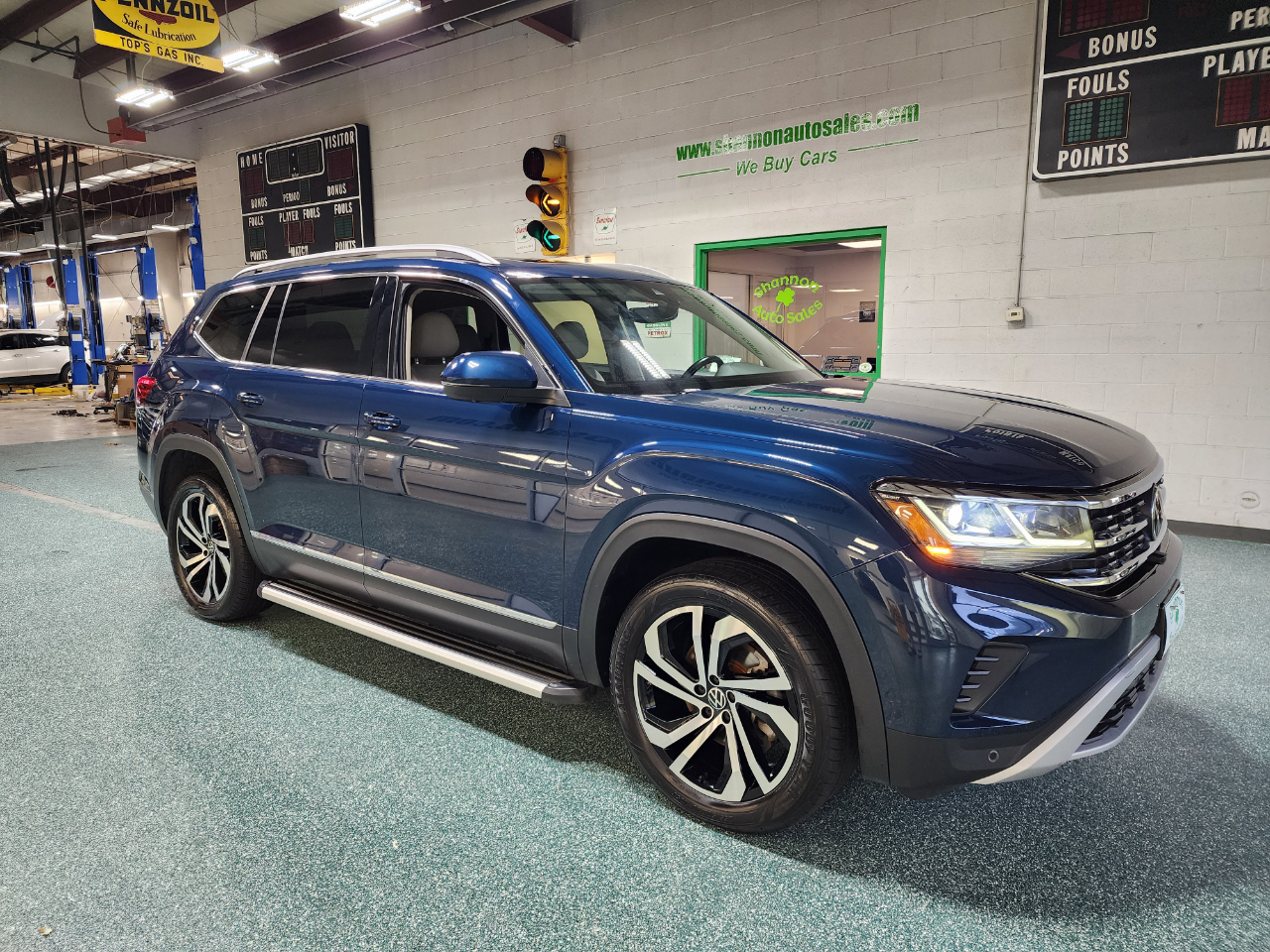 2021 Volkswagen Atlas SEL Premium photo 3