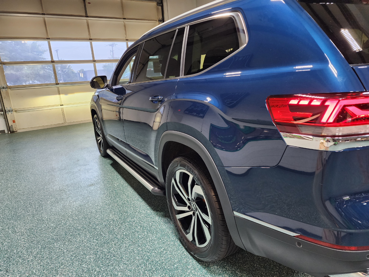 2021 Volkswagen Atlas SEL Premium photo 9