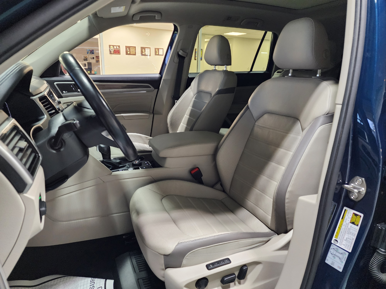 2021 Volkswagen Atlas SEL Premium photo 13