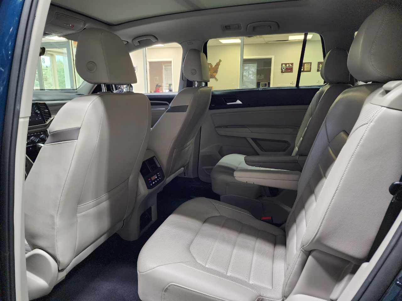 2021 Volkswagen Atlas SEL Premium photo 16