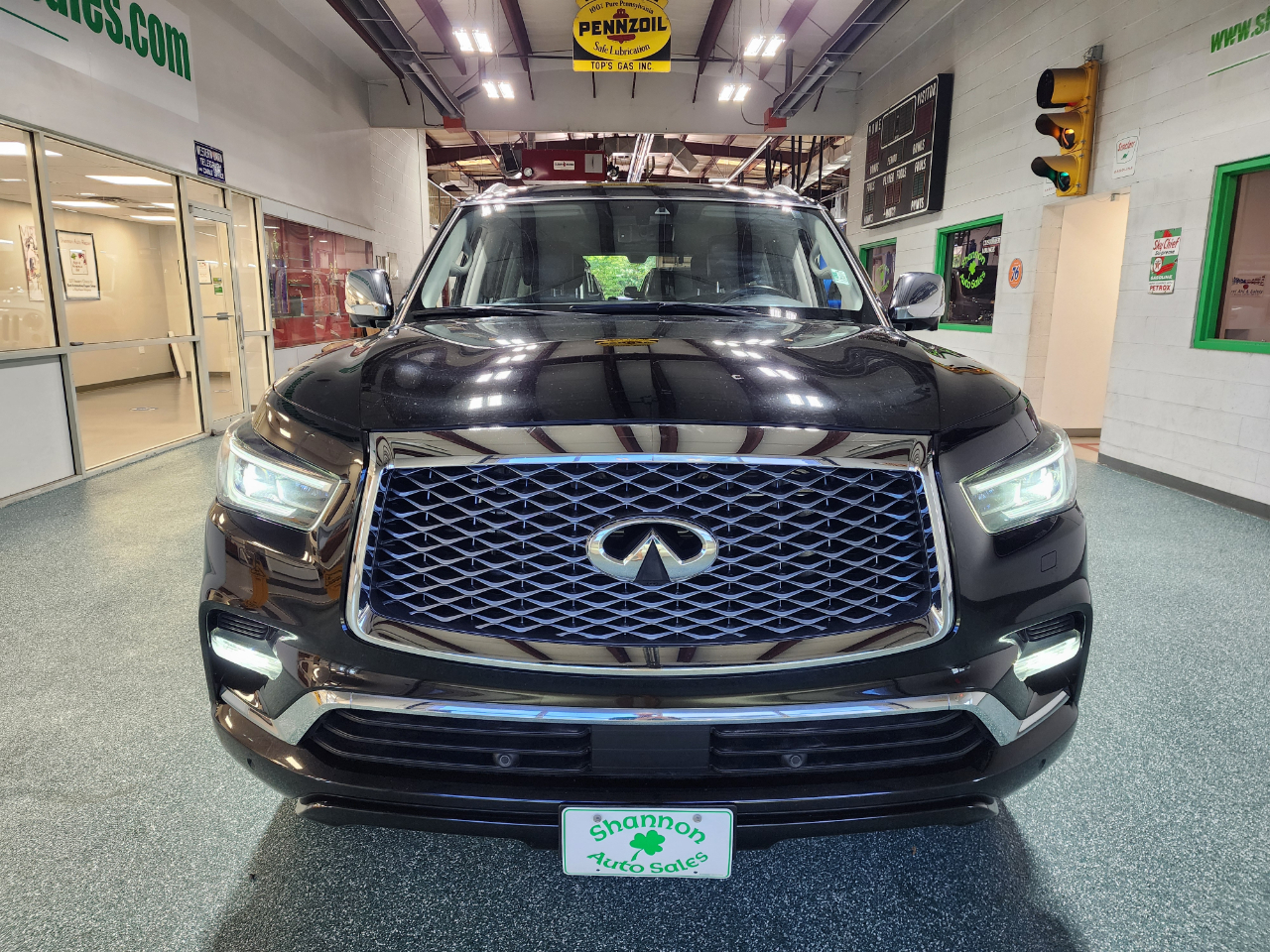 2019 Infiniti QX80 Limited photo 2