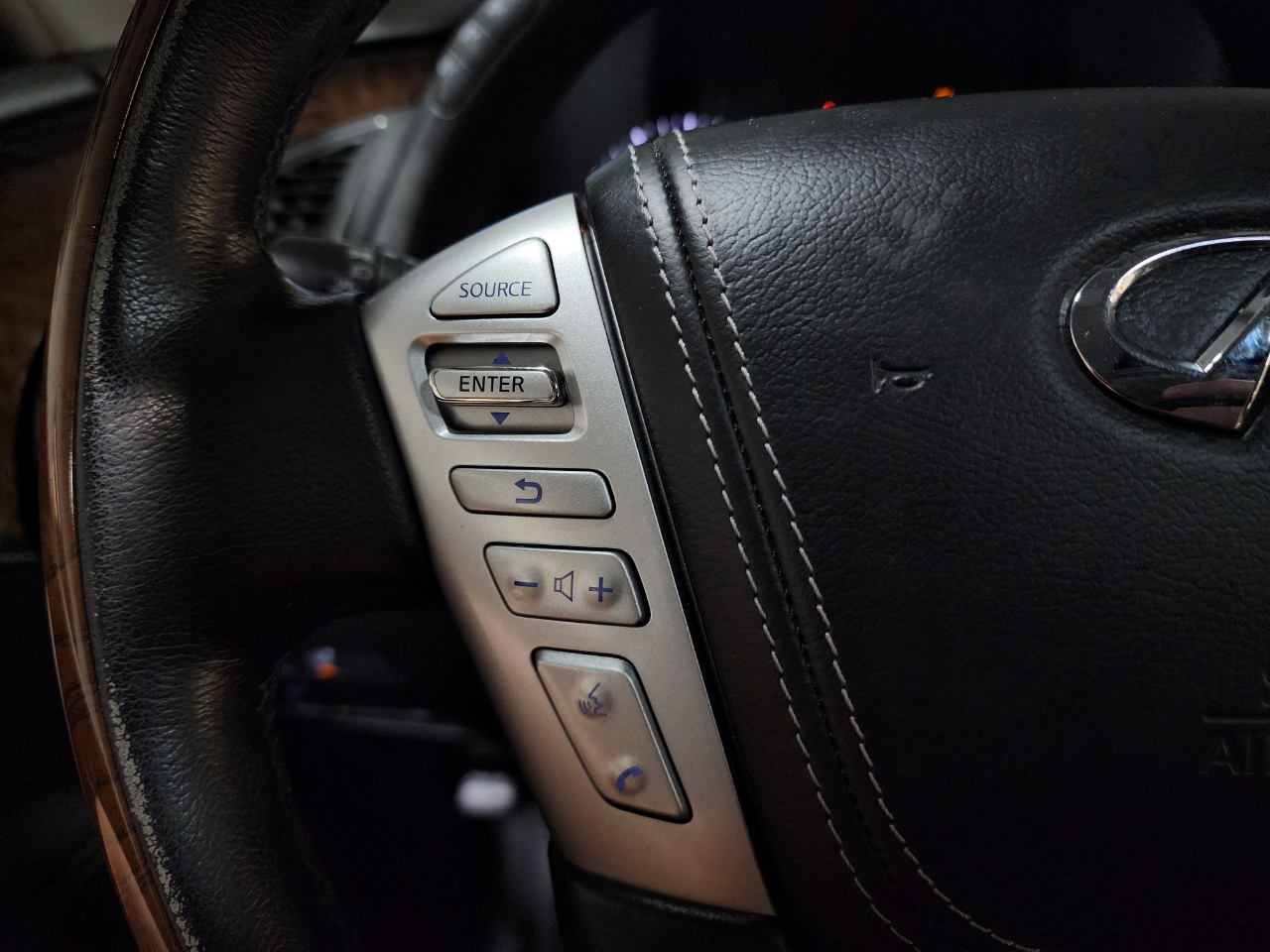2019 Infiniti QX80 Limited photo 32