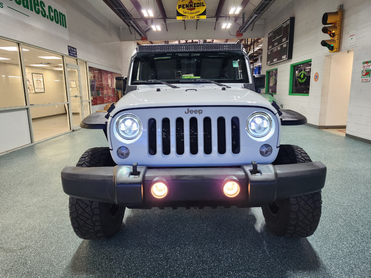 2018 Jeep Wrangler Unlimited Sport S photo 2