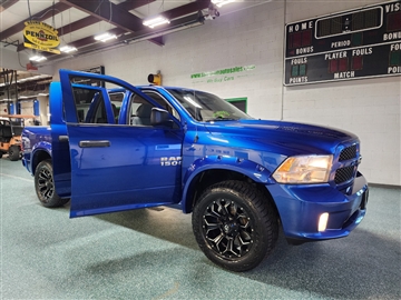 2017 RAM 1500 Express 4x4 Quad Cab 6'4" Box