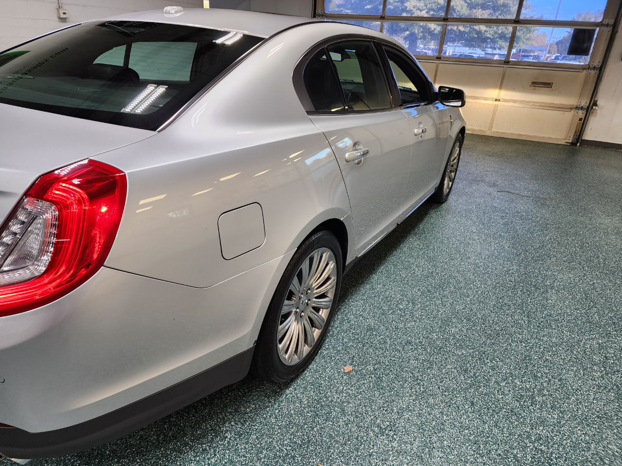 Lincoln MKS 4dr Sdn 3.7L AWD 2015 Lincoln MKS 4dr Sdn 3.7L AWD 2015