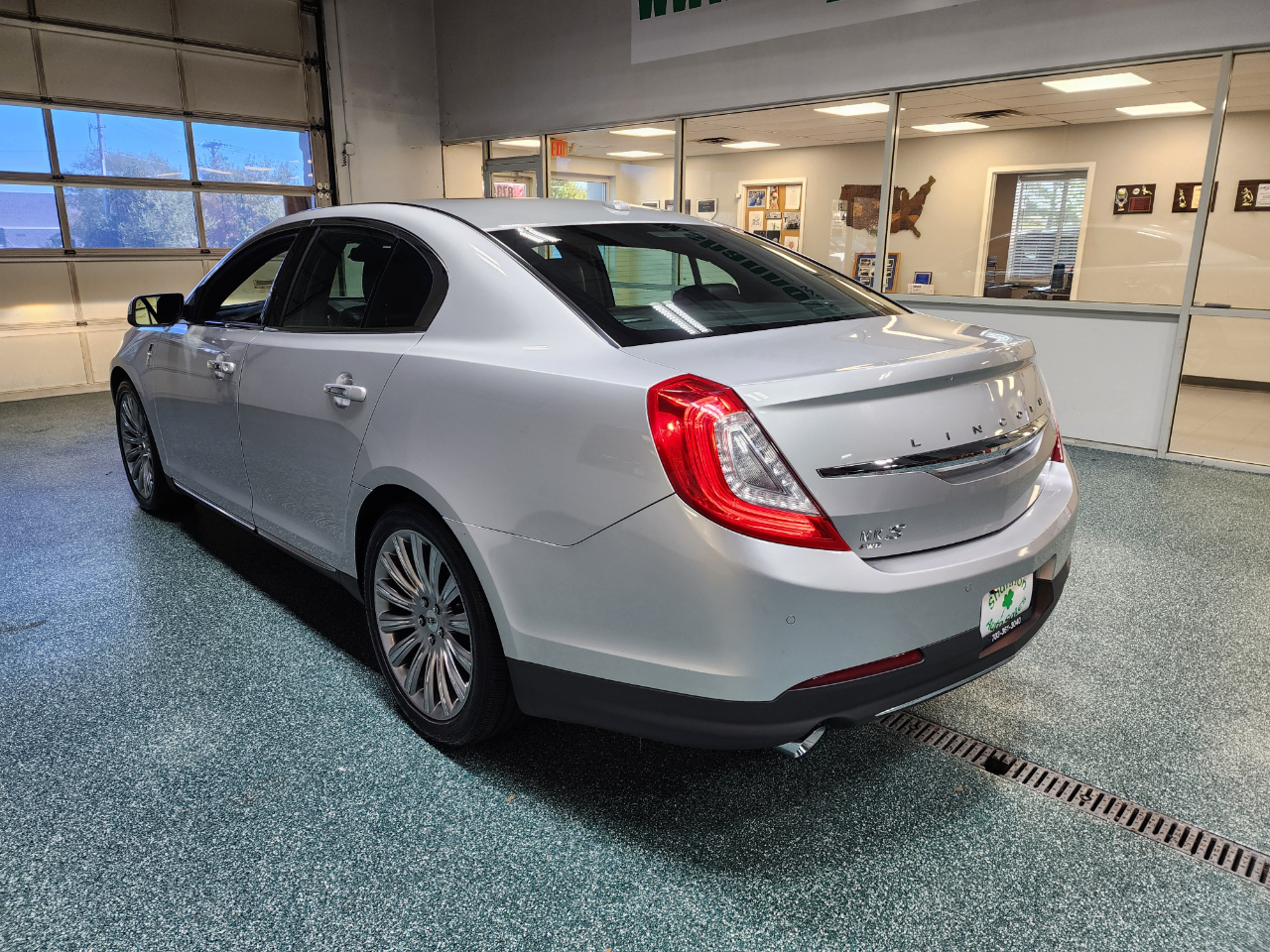 Lincoln MKS 4dr Sdn 3.7L AWD 2015 Lincoln MKS 4dr Sdn 3.7L AWD 2015