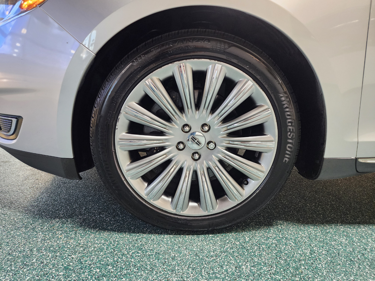 Lincoln MKS 4dr Sdn 3.7L AWD 2015 Lincoln MKS 4dr Sdn 3.7L AWD 2015