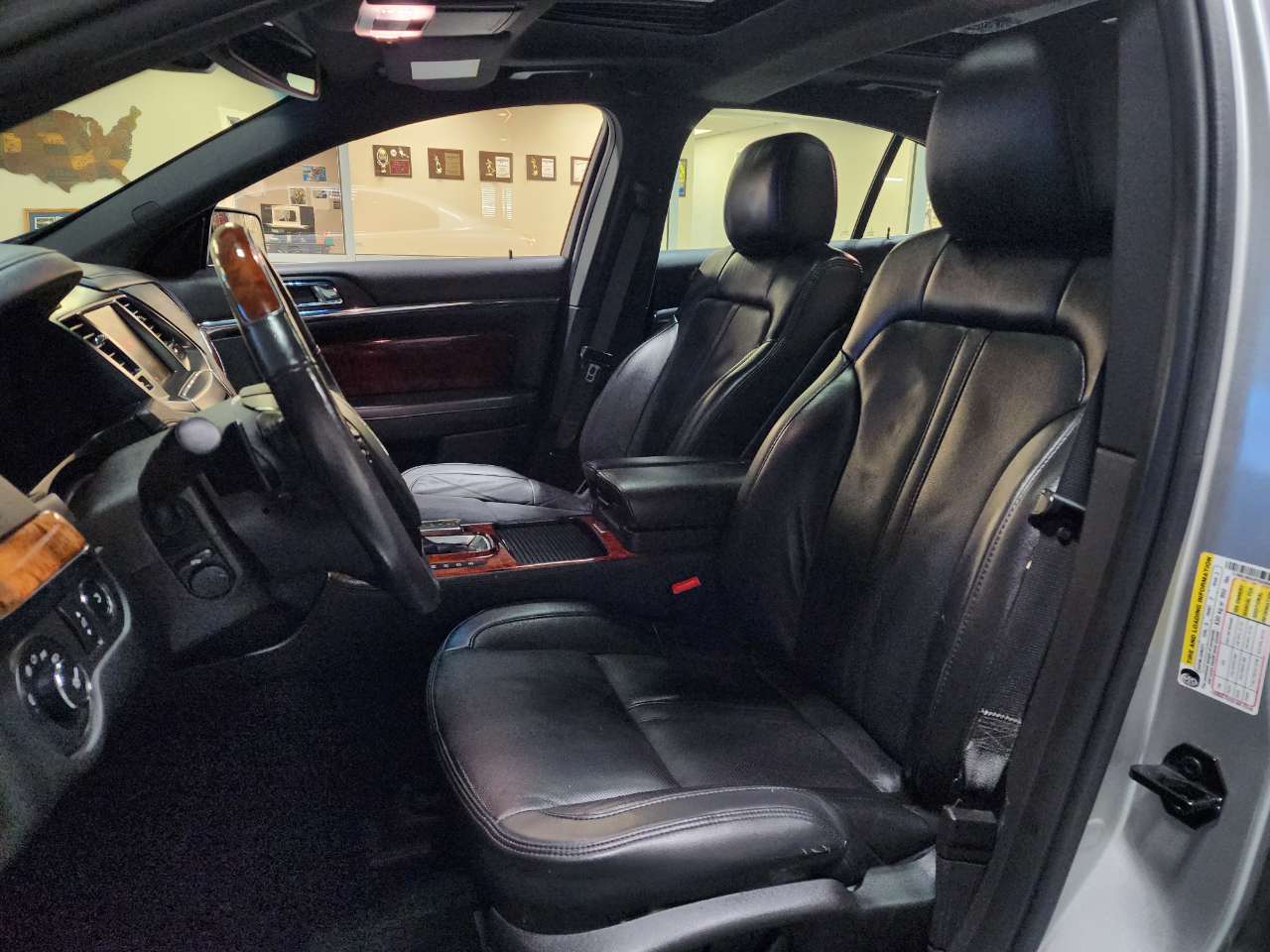 Lincoln MKS 4dr Sdn 3.7L AWD 2015 Lincoln MKS 4dr Sdn 3.7L AWD 2015