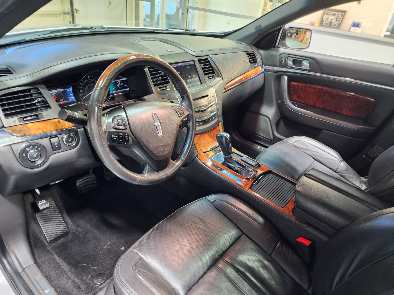 Lincoln MKS 4dr Sdn 3.7L AWD 2015 Lincoln MKS 4dr Sdn 3.7L AWD 2015