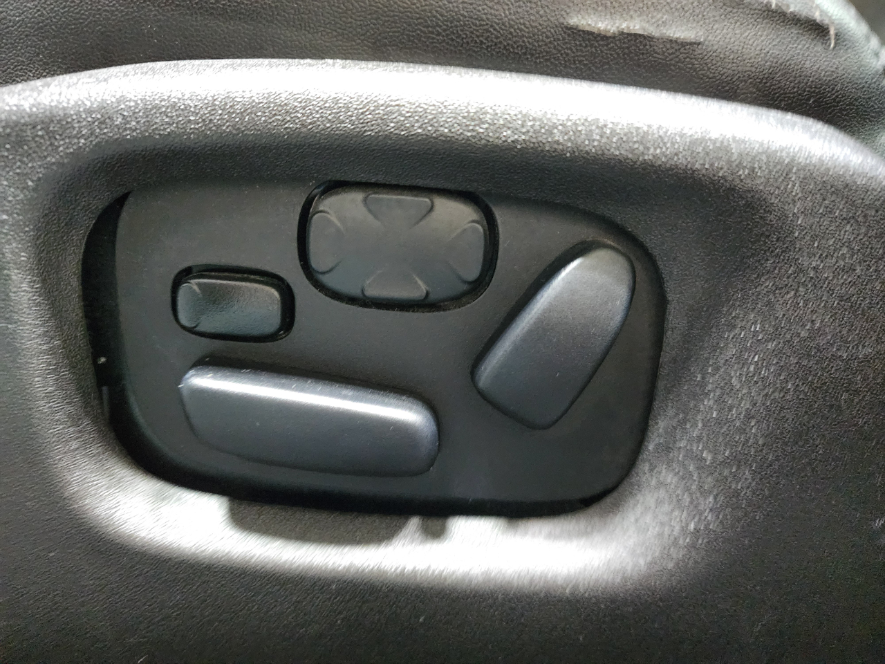 Lincoln MKS 4dr Sdn 3.7L AWD 2015 Lincoln MKS 4dr Sdn 3.7L AWD 2015