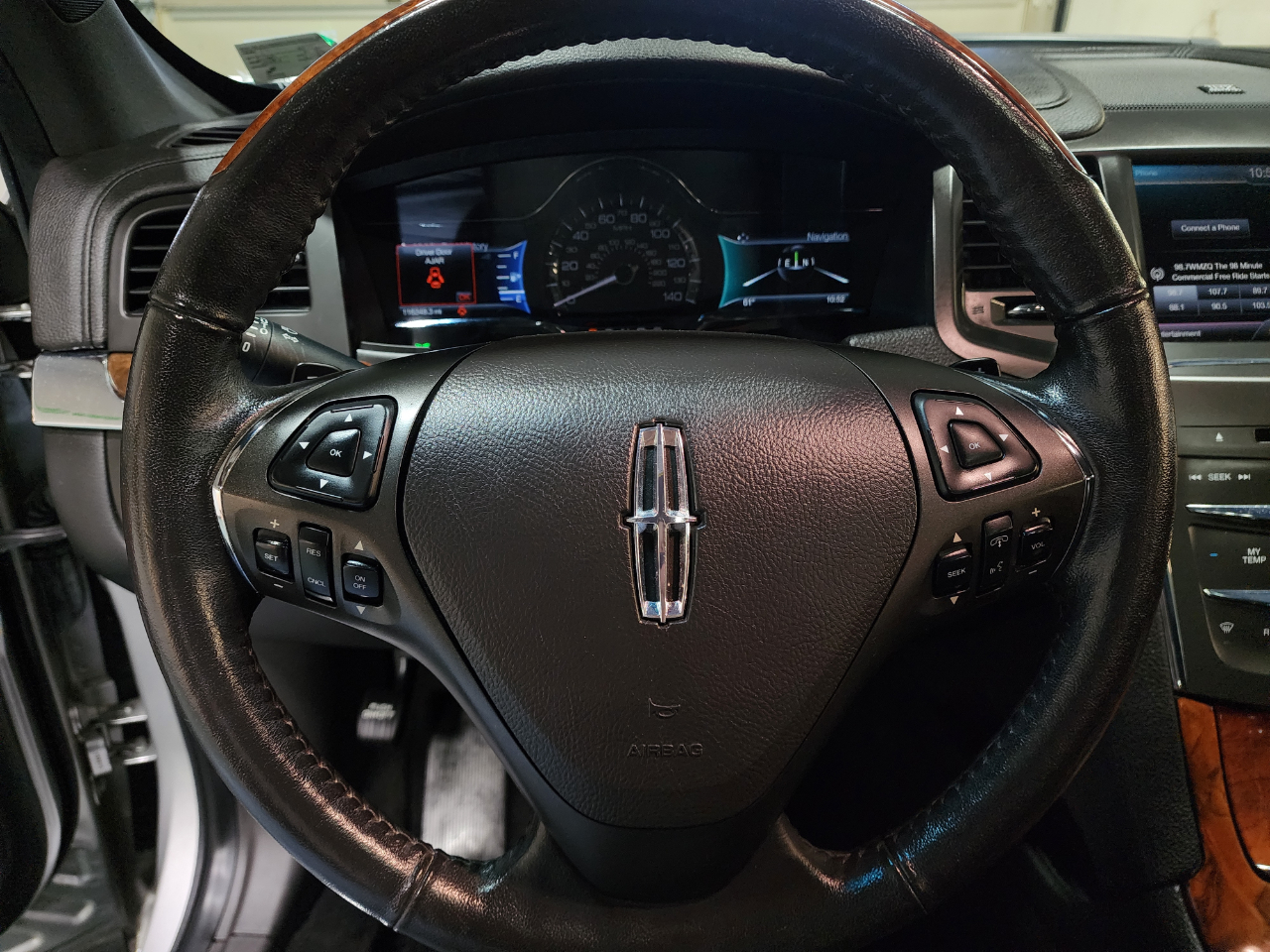 Lincoln MKS 4dr Sdn 3.7L AWD 2015 Lincoln MKS 4dr Sdn 3.7L AWD 2015