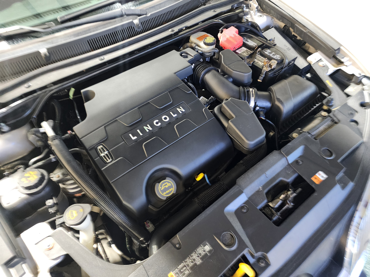 Lincoln MKS 4dr Sdn 3.7L AWD 2015 Lincoln MKS 4dr Sdn 3.7L AWD 2015