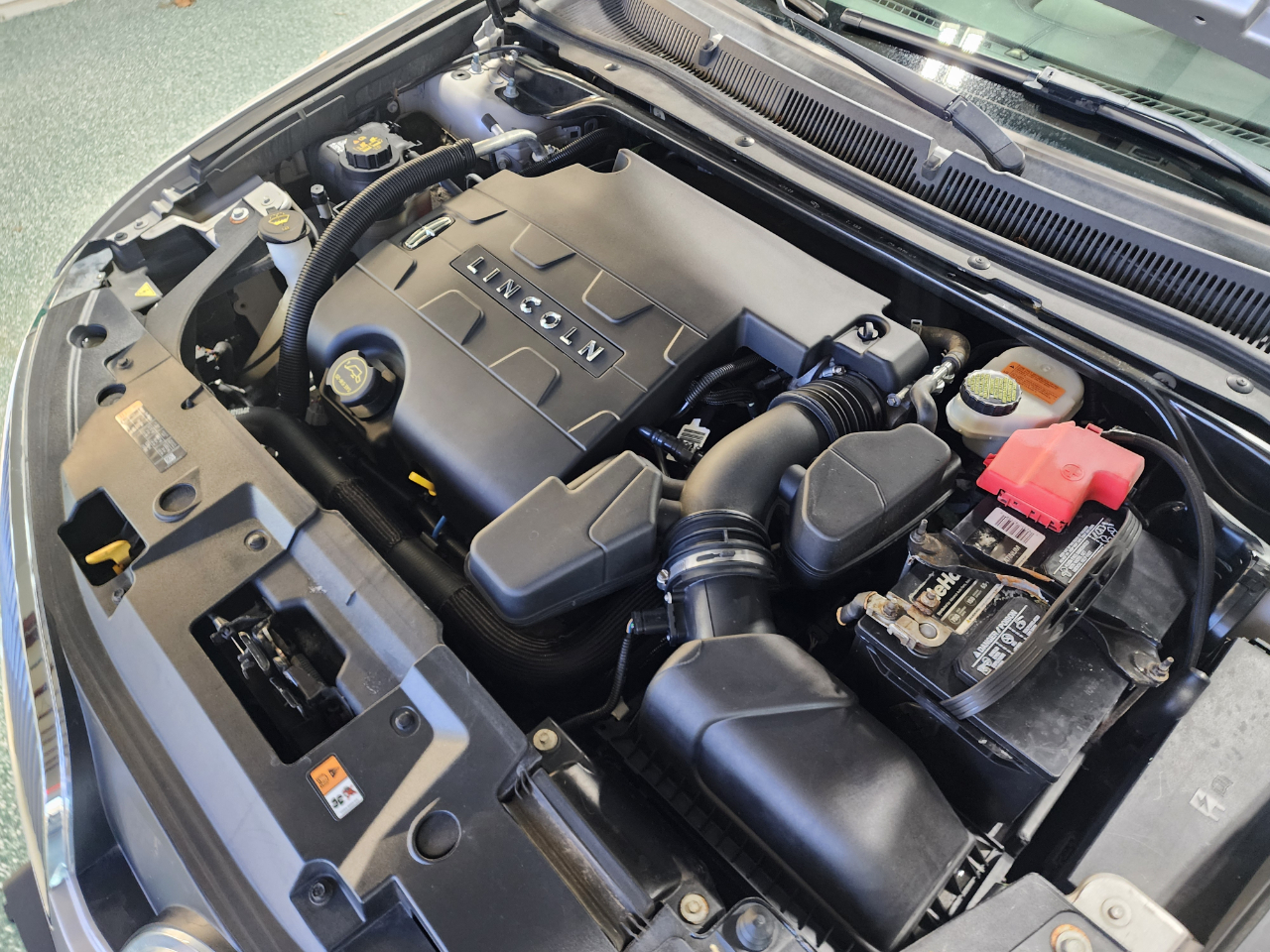 Lincoln MKS 4dr Sdn 3.7L AWD 2015 Lincoln MKS 4dr Sdn 3.7L AWD 2015