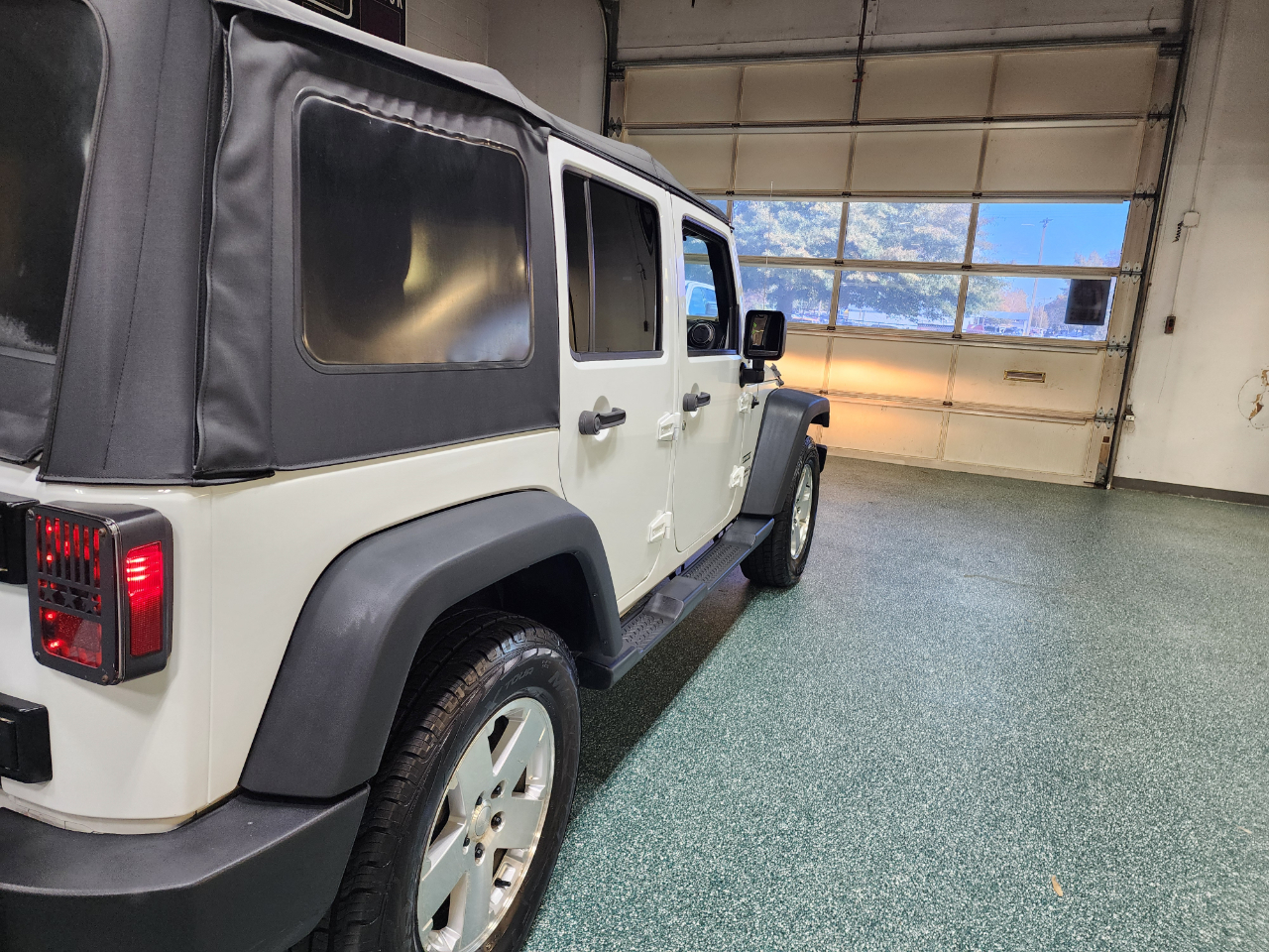 Jeep Wrangler Unlimited 4WD 4dr Sport 2016 Jeep Wrangler Unlimited 4WD 4dr Sport 2016