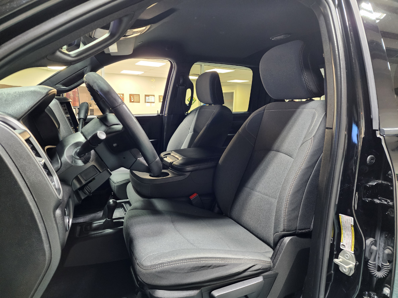 RAM 3500 Tradesman 4x4 Crew Cab 6'4" Box 2024 RAM 3500 Tradesman 4x4 Crew Cab 6'4" Box 2024