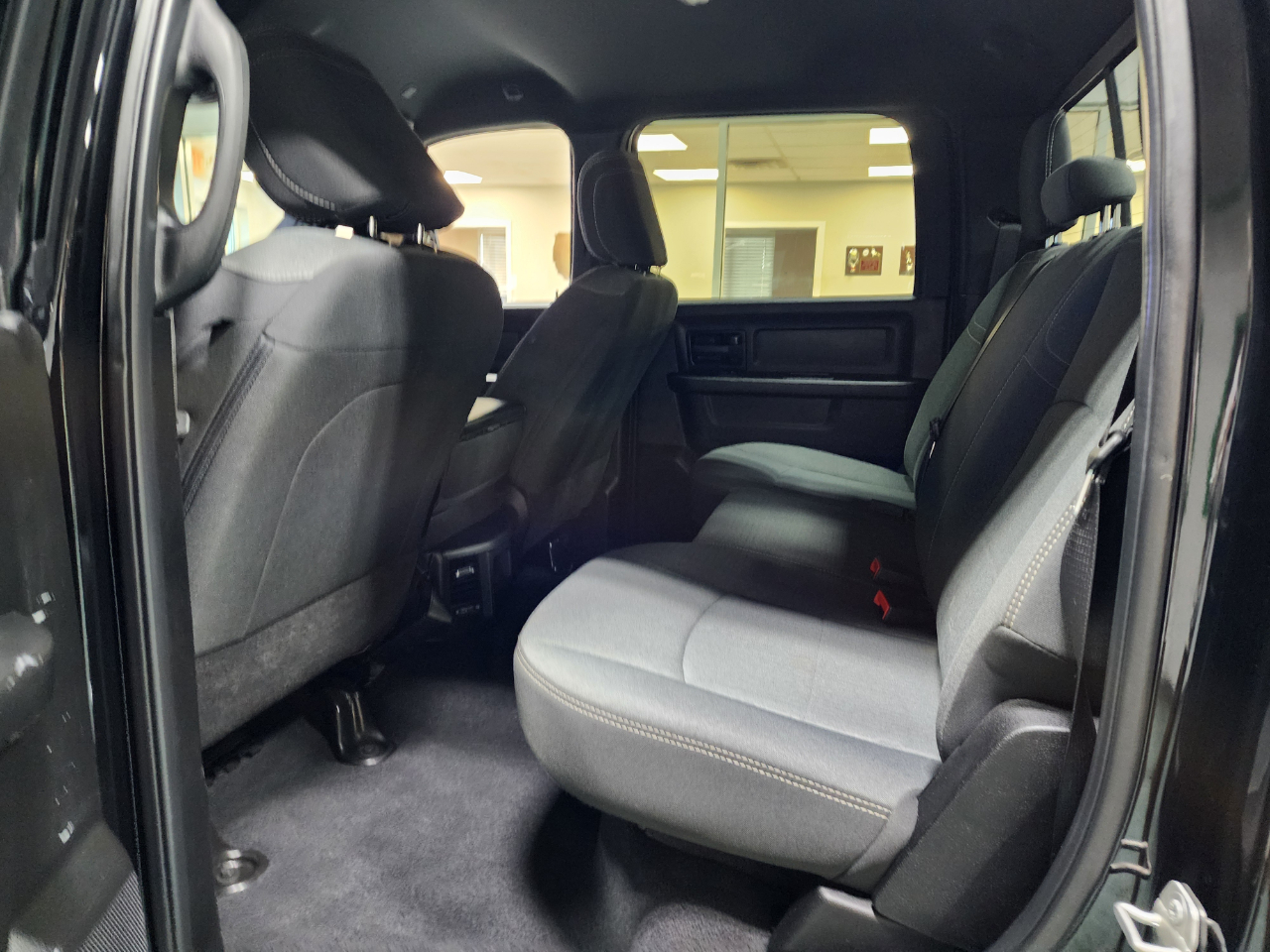 RAM 3500 Tradesman 4x4 Crew Cab 6'4" Box 2024 RAM 3500 Tradesman 4x4 Crew Cab 6'4" Box 2024