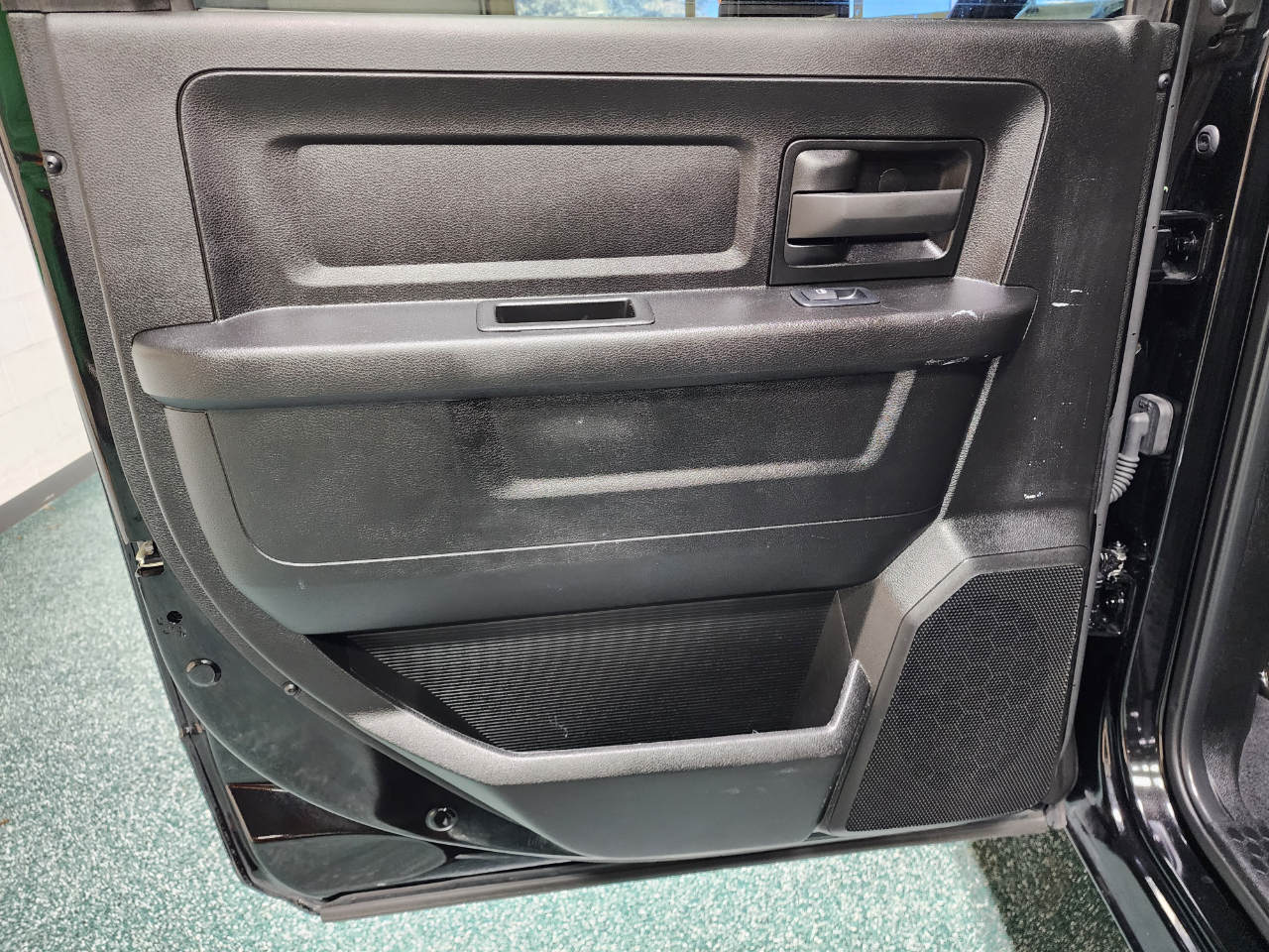 RAM 3500 Tradesman 4x4 Crew Cab 6'4" Box 2024 RAM 3500 Tradesman 4x4 Crew Cab 6'4" Box 2024