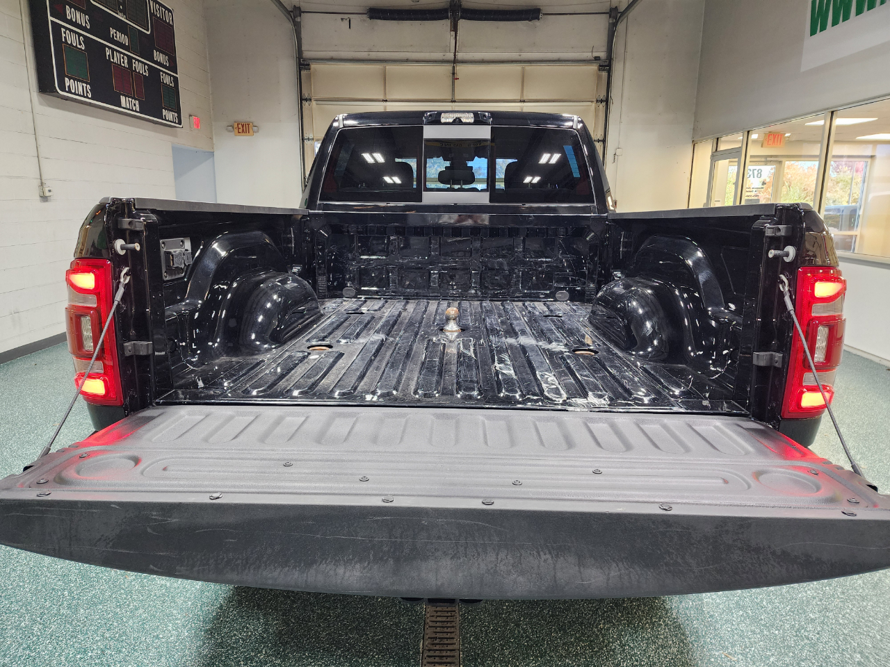 RAM 3500 Tradesman 4x4 Crew Cab 6'4" Box 2024 RAM 3500 Tradesman 4x4 Crew Cab 6'4" Box 2024