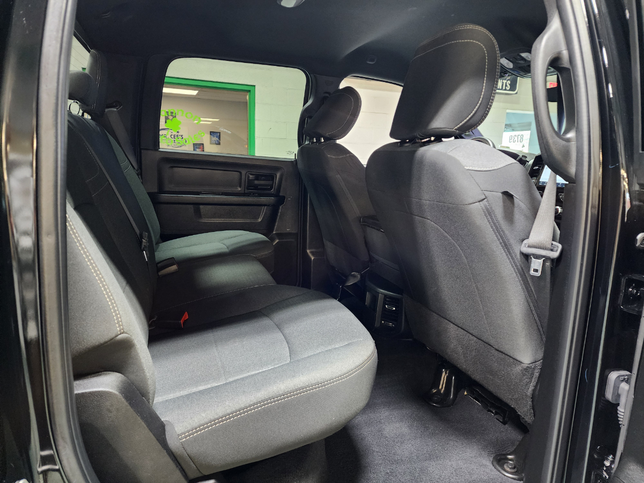 RAM 3500 Tradesman 4x4 Crew Cab 6'4" Box 2024 RAM 3500 Tradesman 4x4 Crew Cab 6'4" Box 2024