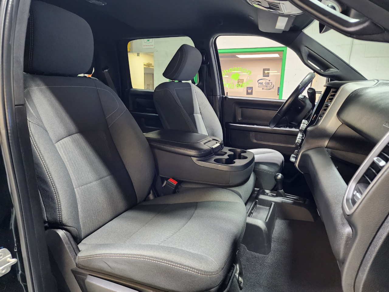 RAM 3500 Tradesman 4x4 Crew Cab 6'4" Box 2024 RAM 3500 Tradesman 4x4 Crew Cab 6'4" Box 2024