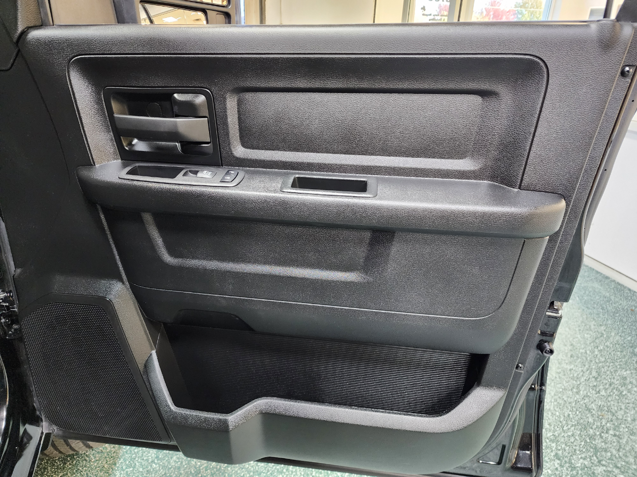 RAM 3500 Tradesman 4x4 Crew Cab 6'4" Box 2024 RAM 3500 Tradesman 4x4 Crew Cab 6'4" Box 2024