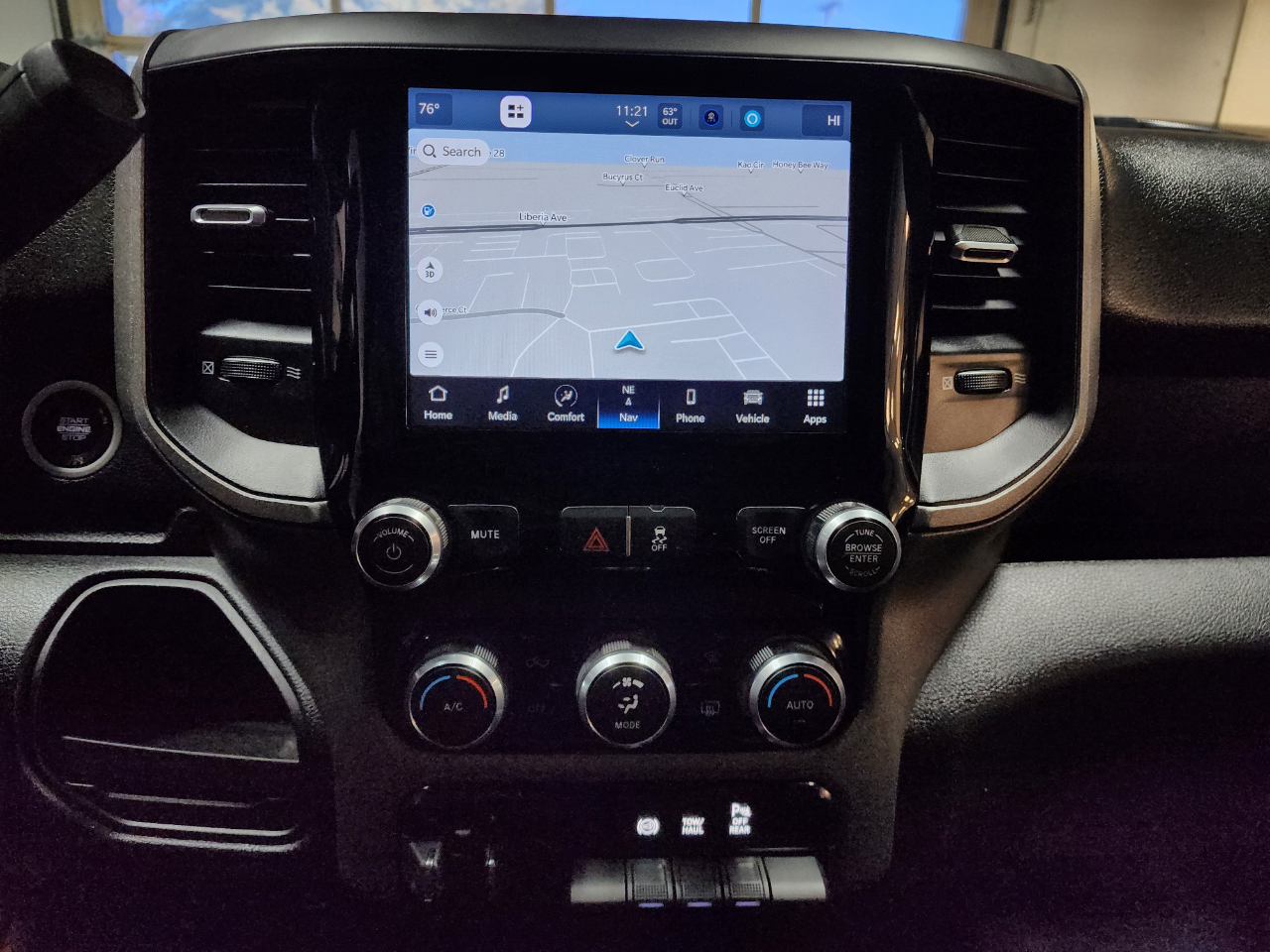 RAM 3500 Tradesman 4x4 Crew Cab 6'4" Box 2024 RAM 3500 Tradesman 4x4 Crew Cab 6'4" Box 2024