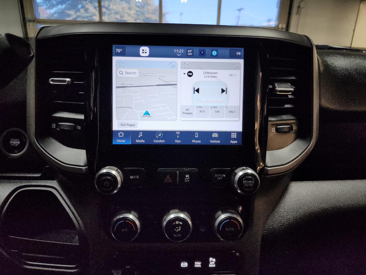 RAM 3500 Tradesman 4x4 Crew Cab 6'4" Box 2024 RAM 3500 Tradesman 4x4 Crew Cab 6'4" Box 2024