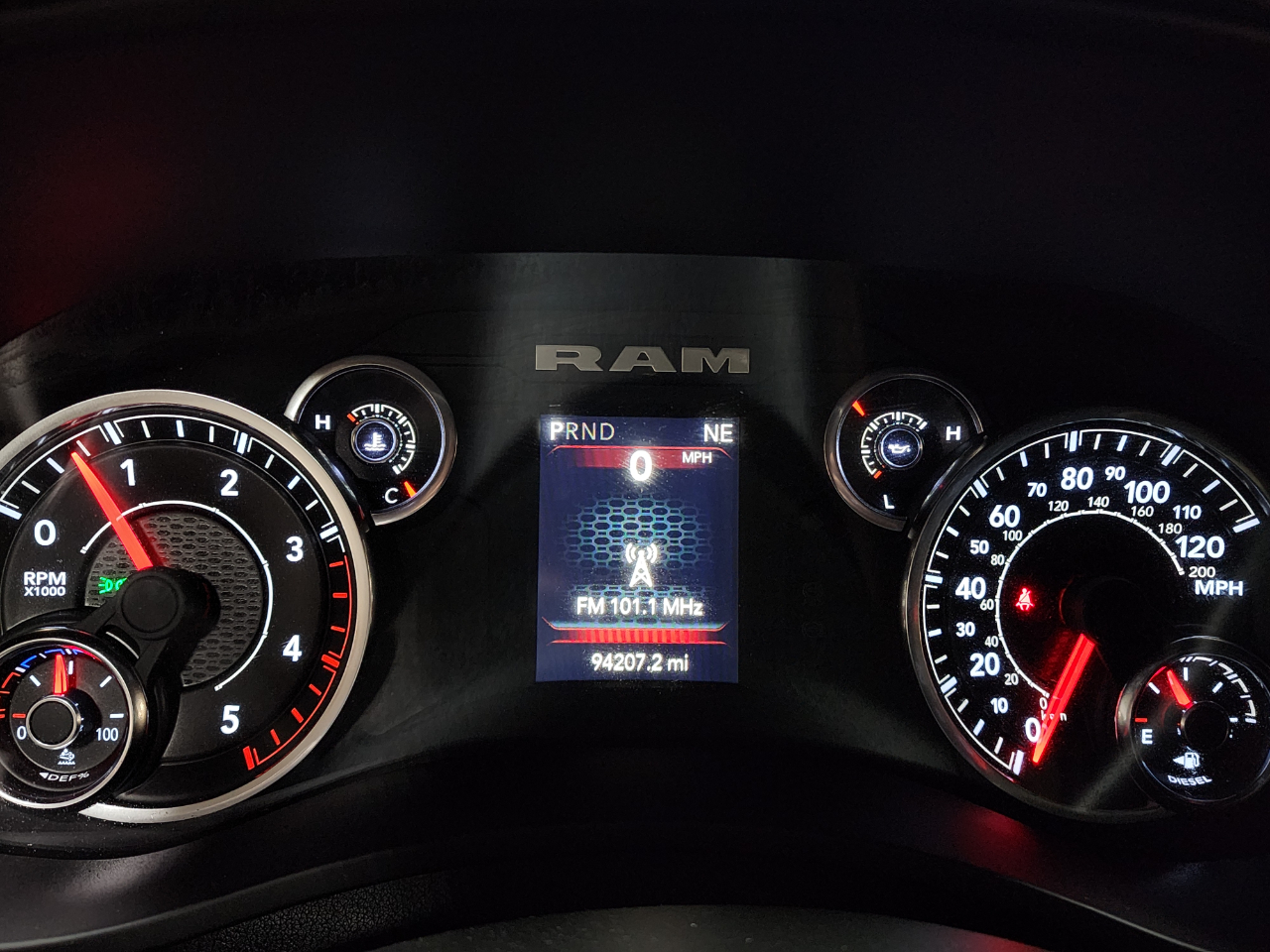 RAM 3500 Tradesman 4x4 Crew Cab 6'4" Box 2024 RAM 3500 Tradesman 4x4 Crew Cab 6'4" Box 2024