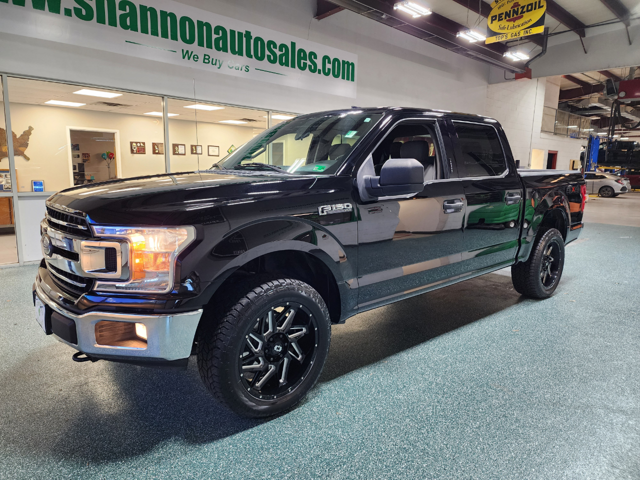 Ford F-150 XLT 4WD SuperCrew 5.5' Box 2018 Ford F-150 XLT 4WD SuperCrew 5.5' Box 2018