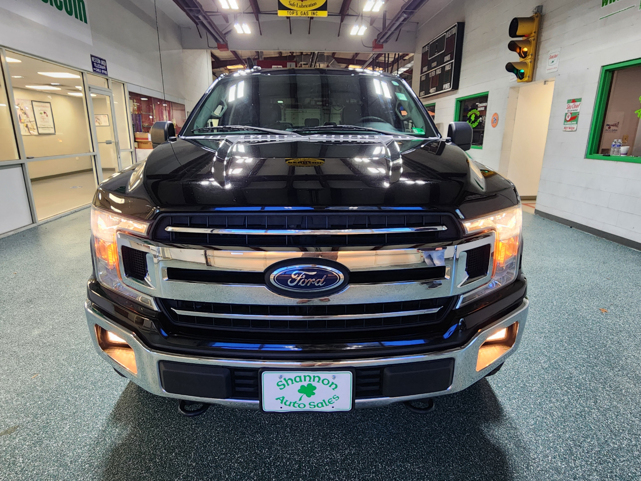 Ford F-150 XLT 4WD SuperCrew 5.5' Box 2018 Ford F-150 XLT 4WD SuperCrew 5.5' Box 2018