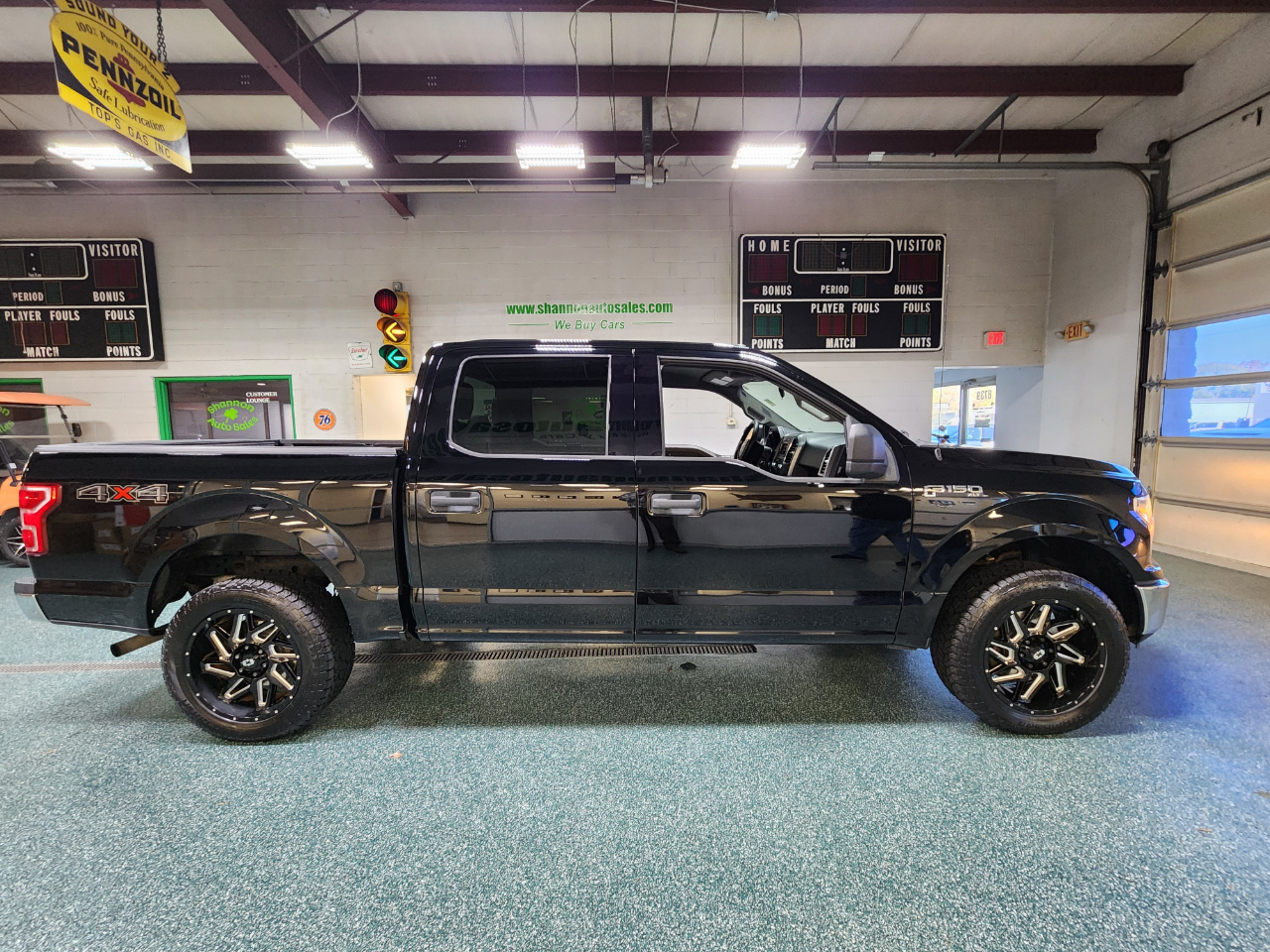 Ford F-150 XLT 4WD SuperCrew 5.5' Box 2018 Ford F-150 XLT 4WD SuperCrew 5.5' Box 2018