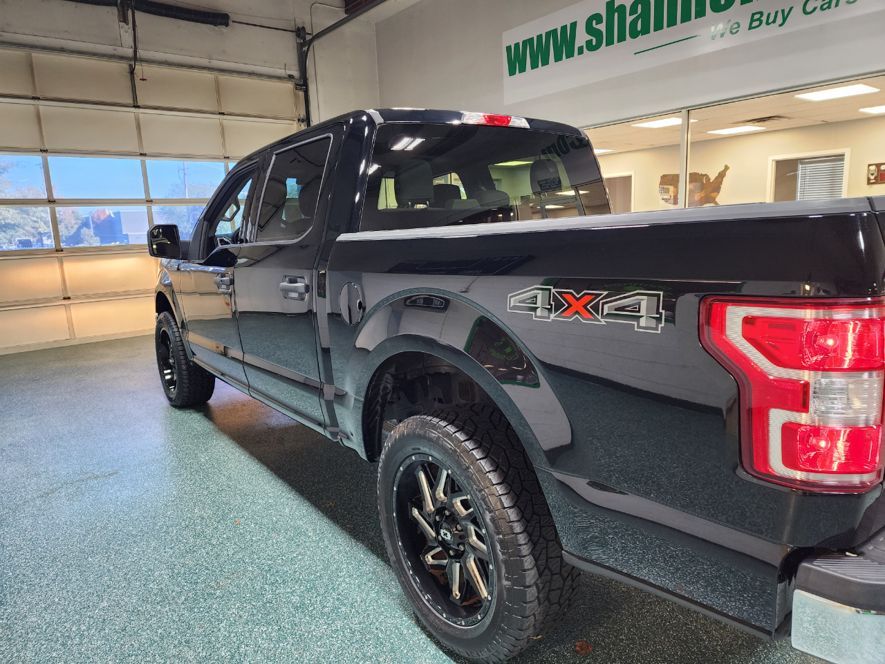 Ford F-150 XLT 4WD SuperCrew 5.5' Box 2018 Ford F-150 XLT 4WD SuperCrew 5.5' Box 2018