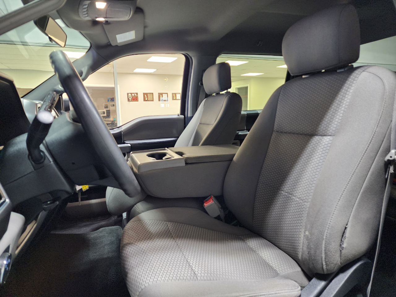 Ford F-150 XLT 4WD SuperCrew 5.5' Box 2018 Ford F-150 XLT 4WD SuperCrew 5.5' Box 2018