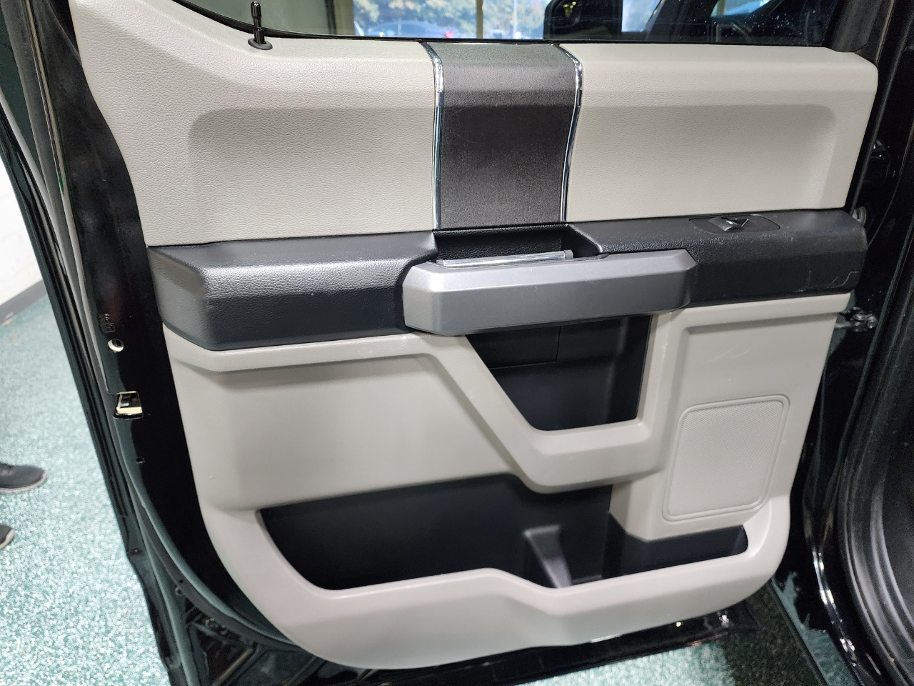 Ford F-150 XLT 4WD SuperCrew 5.5' Box 2018 Ford F-150 XLT 4WD SuperCrew 5.5' Box 2018