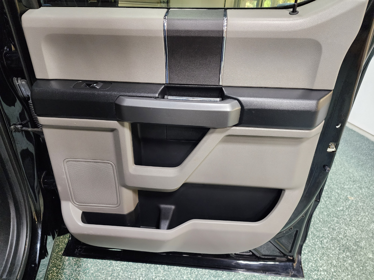 Ford F-150 XLT 4WD SuperCrew 5.5' Box 2018 Ford F-150 XLT 4WD SuperCrew 5.5' Box 2018