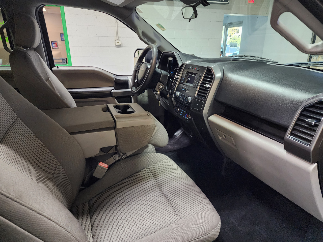 Ford F-150 XLT 4WD SuperCrew 5.5' Box 2018 Ford F-150 XLT 4WD SuperCrew 5.5' Box 2018