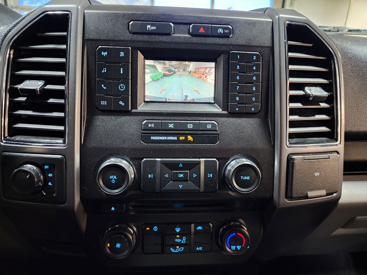 Ford F-150 XLT 4WD SuperCrew 5.5' Box 2018 Ford F-150 XLT 4WD SuperCrew 5.5' Box 2018