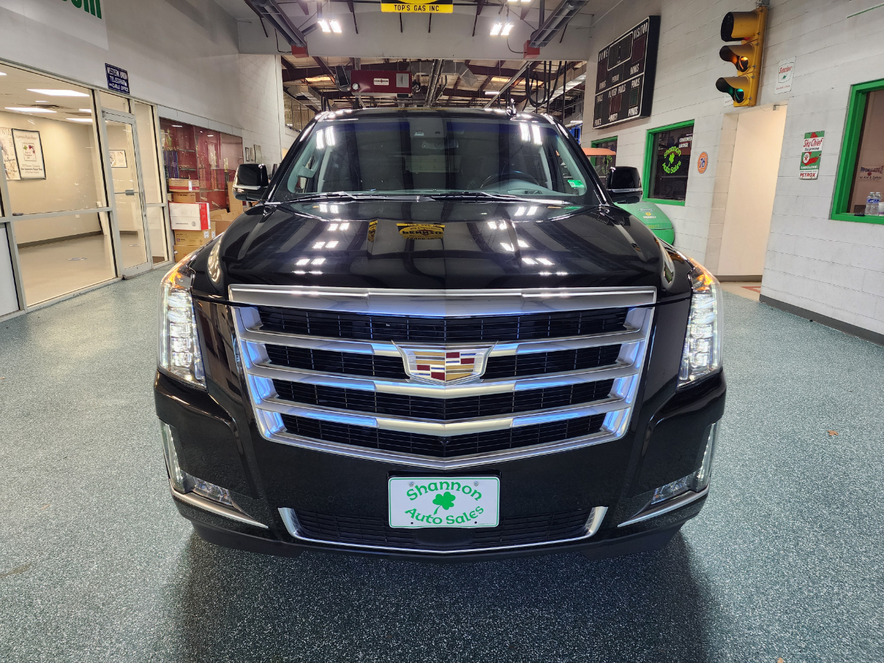 Cadillac Escalade ESV 4WD 4dr Premium Luxury 2018 Cadillac Escalade ESV 4WD 4dr Premium Luxury 2018