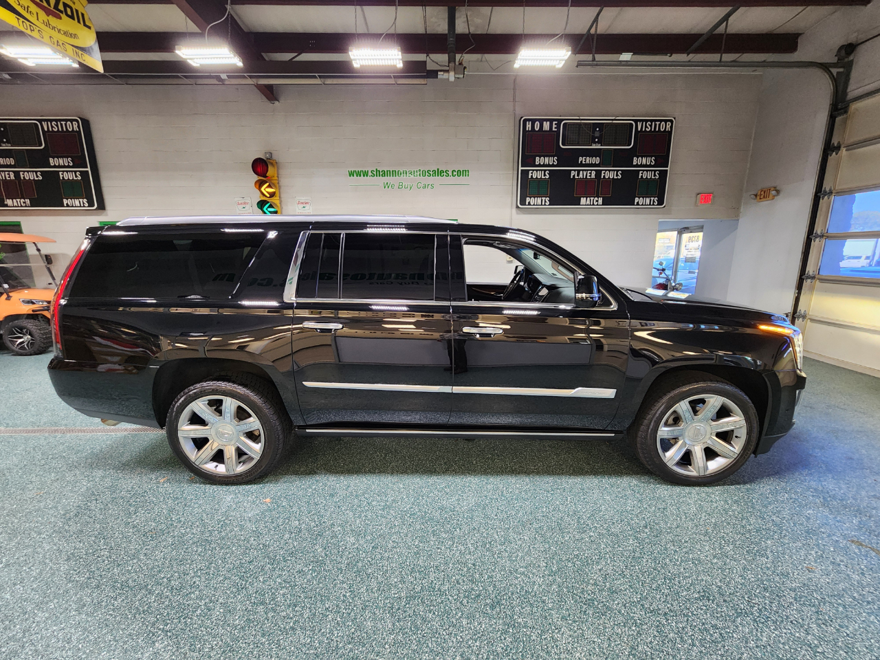 Cadillac Escalade ESV 4WD 4dr Premium Luxury 2018 Cadillac Escalade ESV 4WD 4dr Premium Luxury 2018