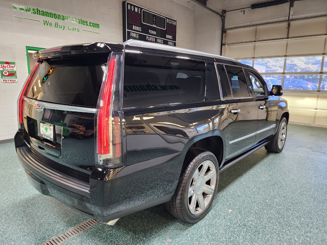 Cadillac Escalade ESV 4WD 4dr Premium Luxury 2018 Cadillac Escalade ESV 4WD 4dr Premium Luxury 2018