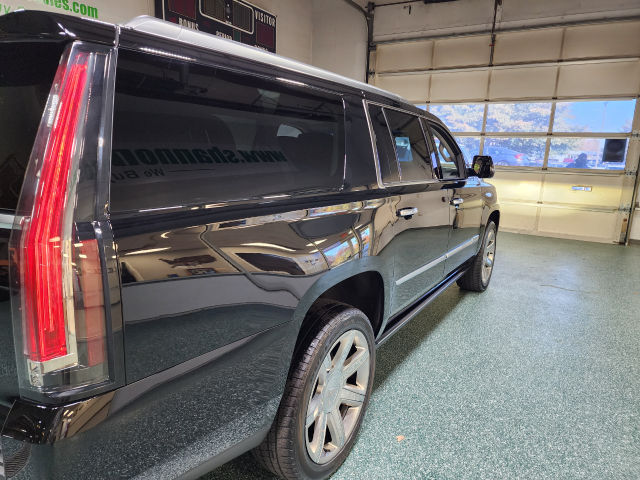 Cadillac Escalade ESV 4WD 4dr Premium Luxury 2018 Cadillac Escalade ESV 4WD 4dr Premium Luxury 2018