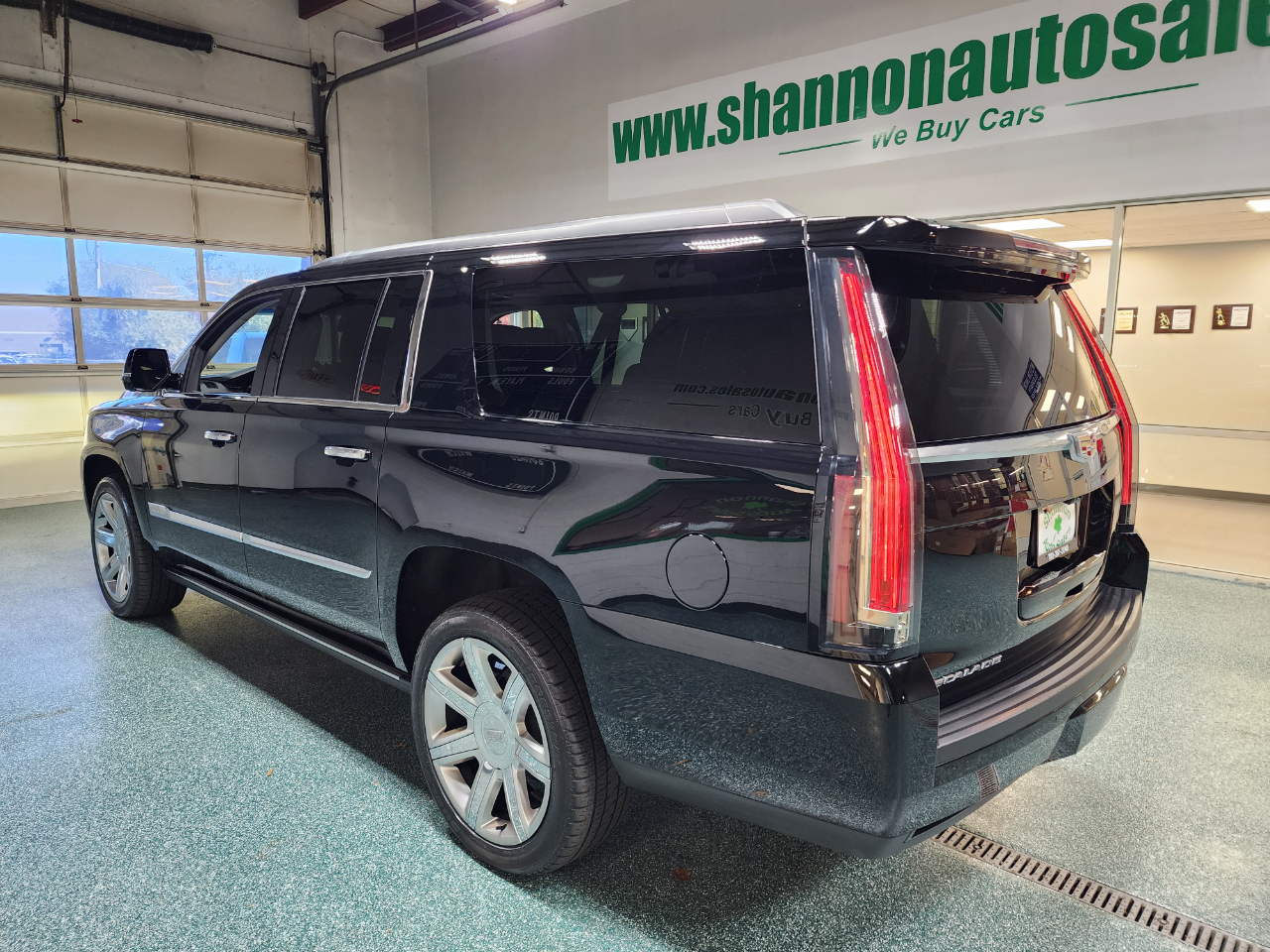 Cadillac Escalade ESV 4WD 4dr Premium Luxury 2018 Cadillac Escalade ESV 4WD 4dr Premium Luxury 2018