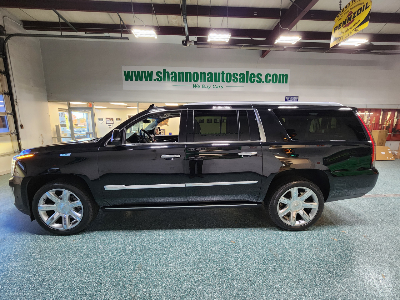 Cadillac Escalade ESV 4WD 4dr Premium Luxury 2018 Cadillac Escalade ESV 4WD 4dr Premium Luxury 2018