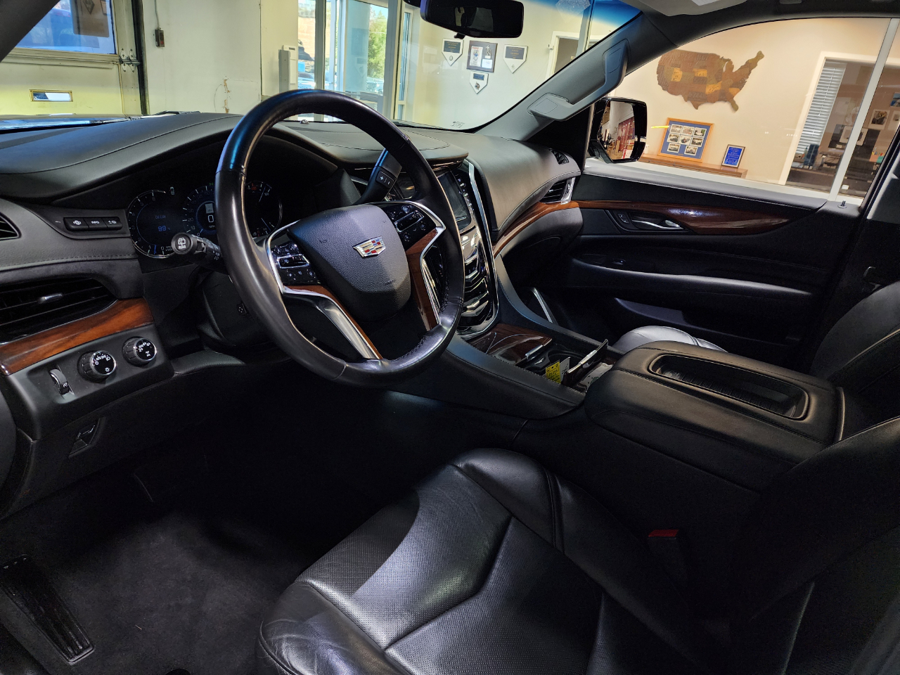 Cadillac Escalade ESV 4WD 4dr Premium Luxury 2018 Cadillac Escalade ESV 4WD 4dr Premium Luxury 2018
