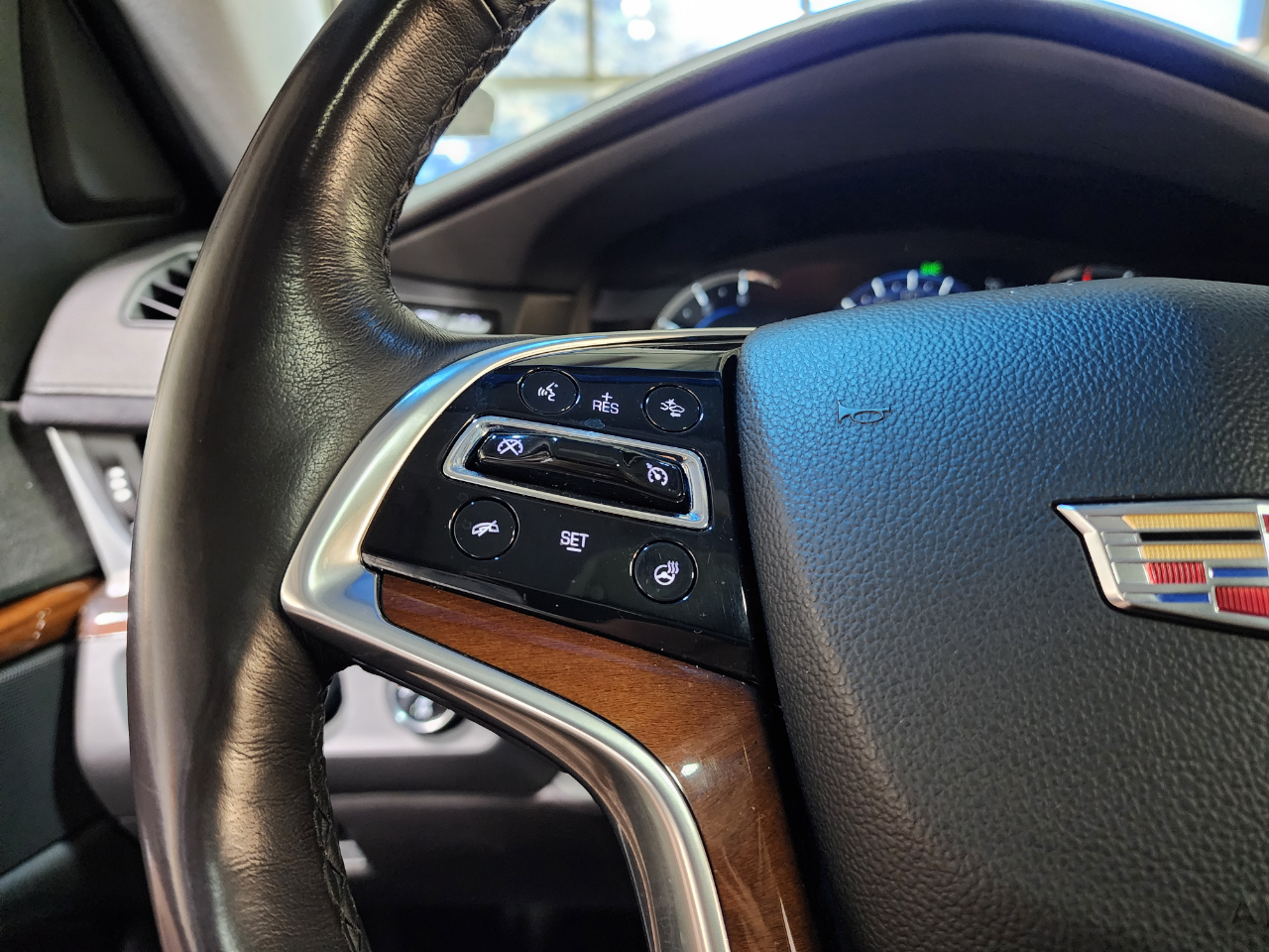 Cadillac Escalade ESV 4WD 4dr Premium Luxury 2018 Cadillac Escalade ESV 4WD 4dr Premium Luxury 2018