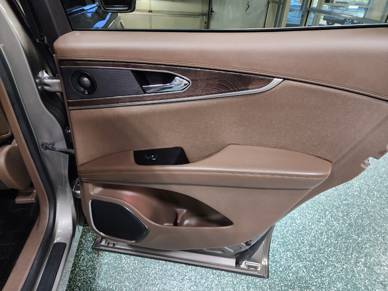 Lincoln MKX AWD 4dr Reserve 2016 Lincoln MKX AWD 4dr Reserve 2016