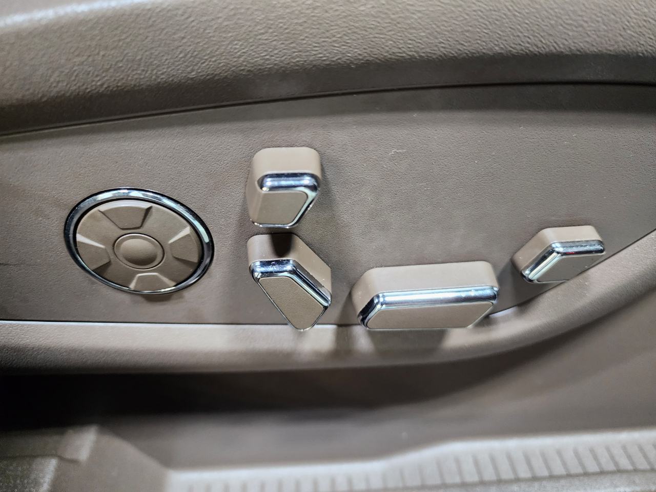 Lincoln MKX AWD 4dr Reserve 2016 Lincoln MKX AWD 4dr Reserve 2016