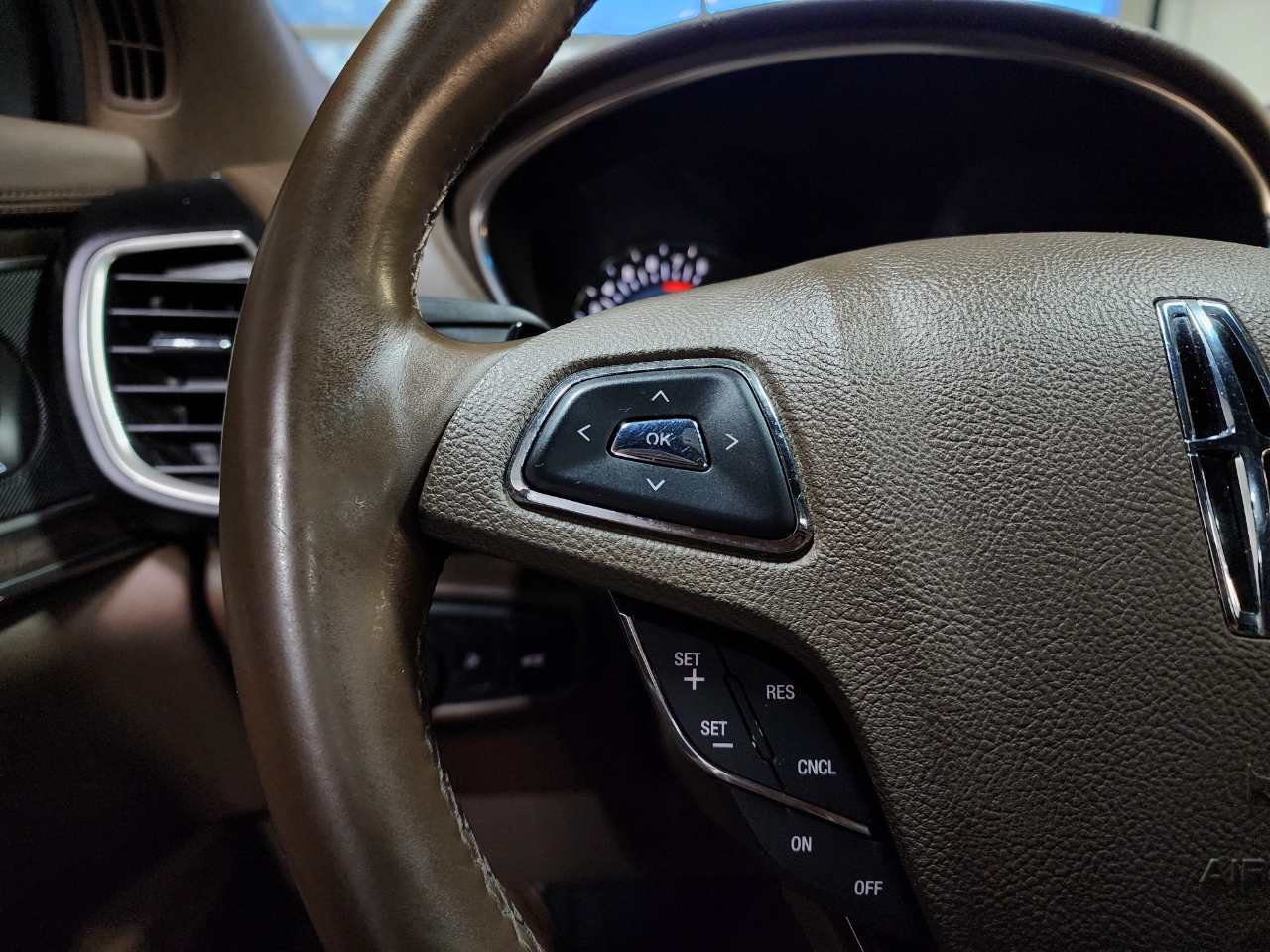 Lincoln MKX AWD 4dr Reserve 2016 Lincoln MKX AWD 4dr Reserve 2016